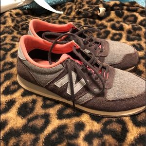 New balance 420 tennis shoes